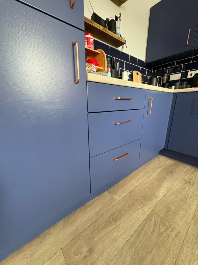 Blue Kitchen Respray